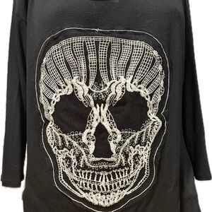 Black 3/4 Long Sleeve Top with Skull Design